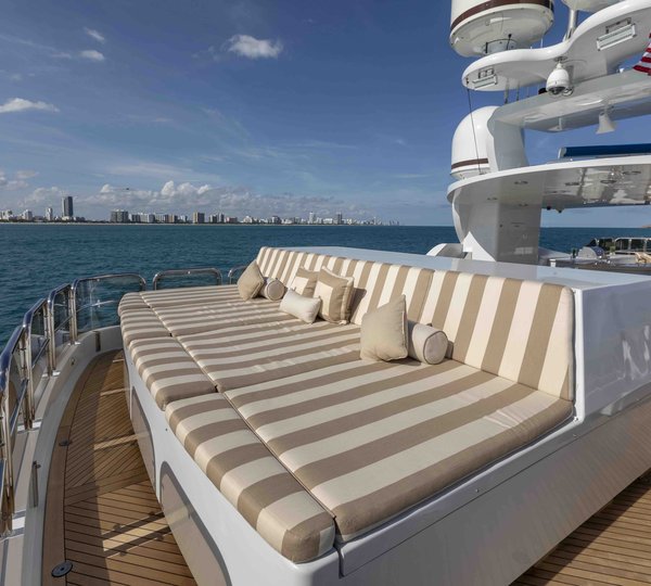 GLAZE Yacht Charter Details, Trinity Yachts CHARTERWORLD Luxury